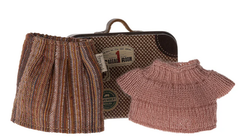 Maileg Knitted Blouse & Skirt in Suitcase - Grandma Mouse