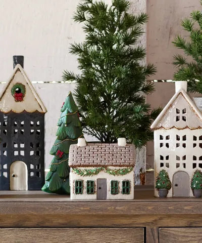 Christmas Tea Light House Cottage with Swag (YA0085)