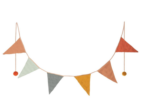 Maileg Big Garland - 6 flags.