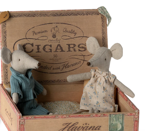 Maileg - Mum & Dad in Cigar Box